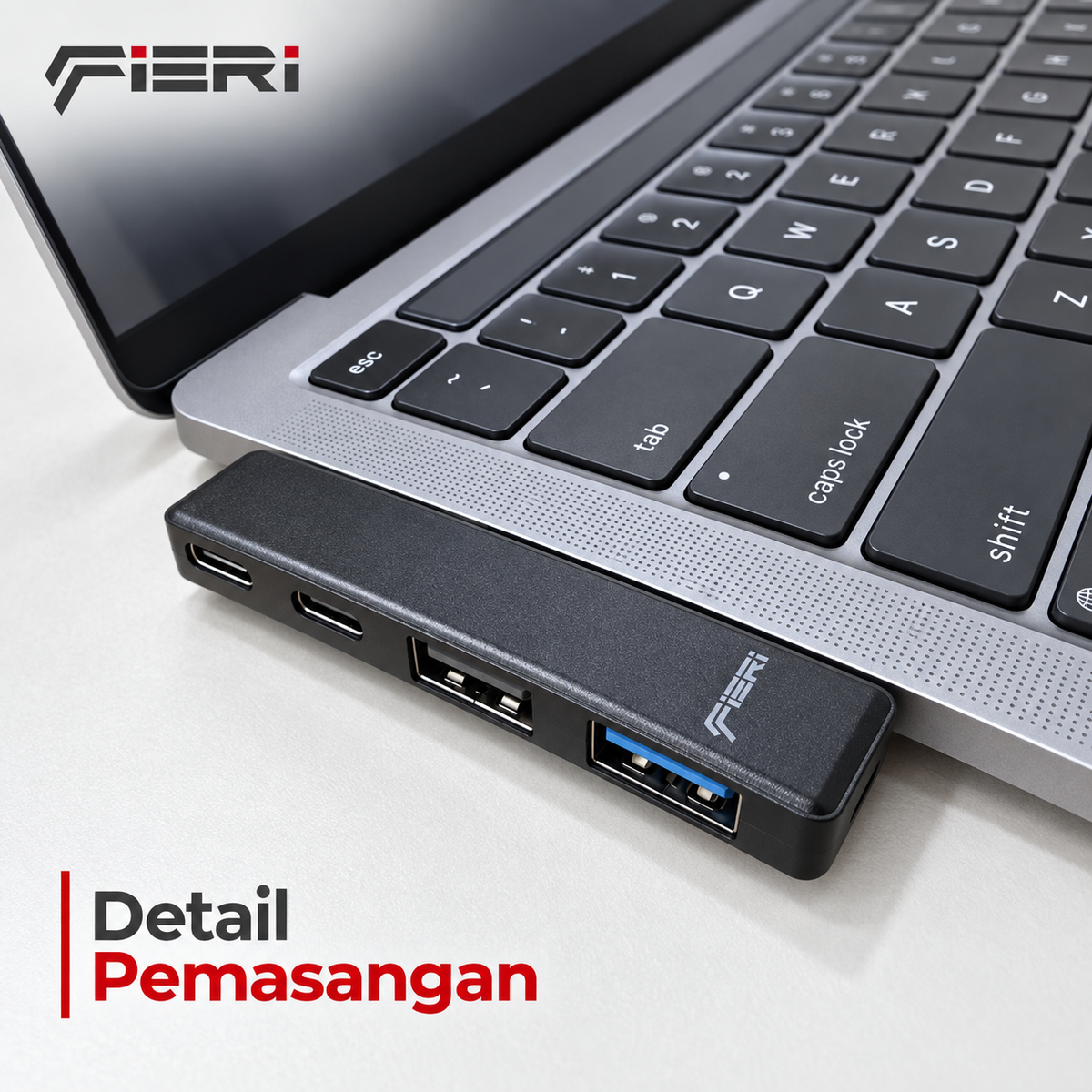 Detail FIERI NeoHub 4in1 terpasang pada sisi MacBook tanpa kabel penghubung hub.